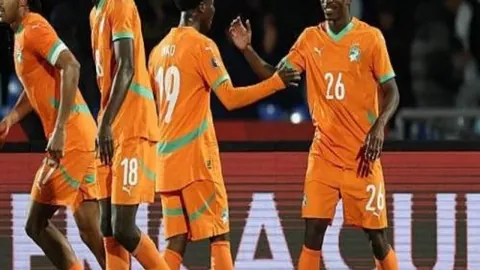 “奇才与魔术巅峰对决，谁能率先窒息？一触即发的百分百生死战！”